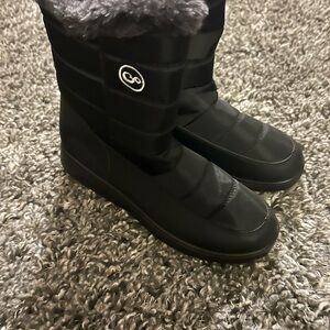 Black Winter Boots with Logo